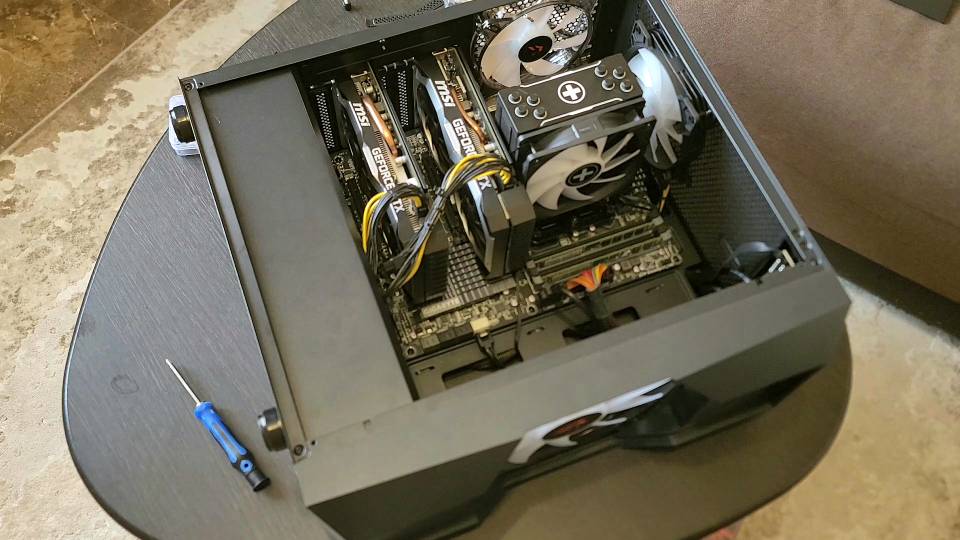  Две 1660 Super втиснуты впритык  